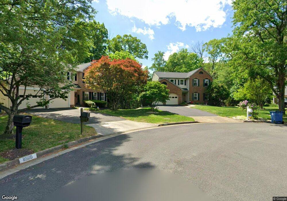 8503 W Oak Place, Vienna, VA 22182 - photo 1