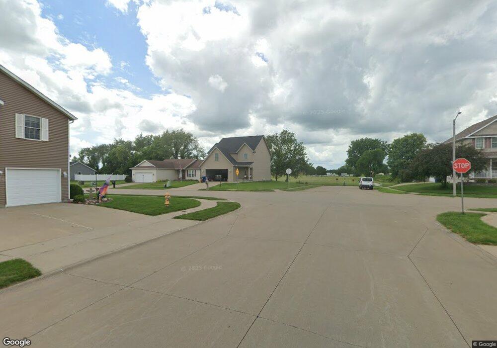 1228 Eagles Crest Dr, Davenport, IA 52804 - photo 1