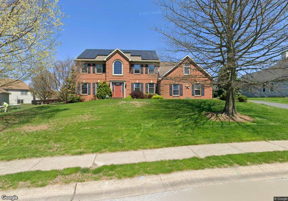 521 E Conestoga St, New Holland, PA 17557 - photo 1