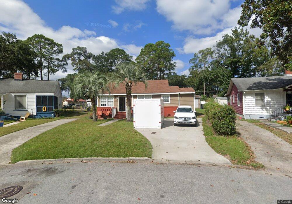 418 N Baldwin Cir, Savannah, GA 31405 - photo 1