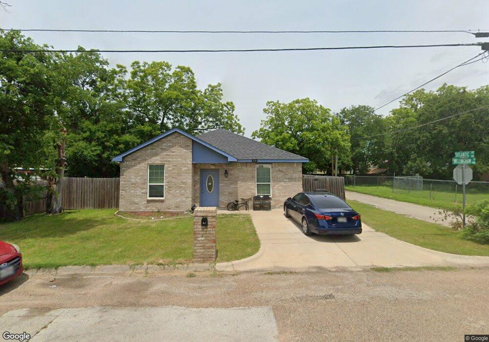 511 E Willingham St, Cleburne, TX 76031 - photo 1
