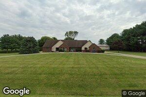 703 S Putnam St, Moweaqua, IL 62550