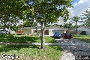 7001 SW 8th Ct, Plantation, FL 33317
