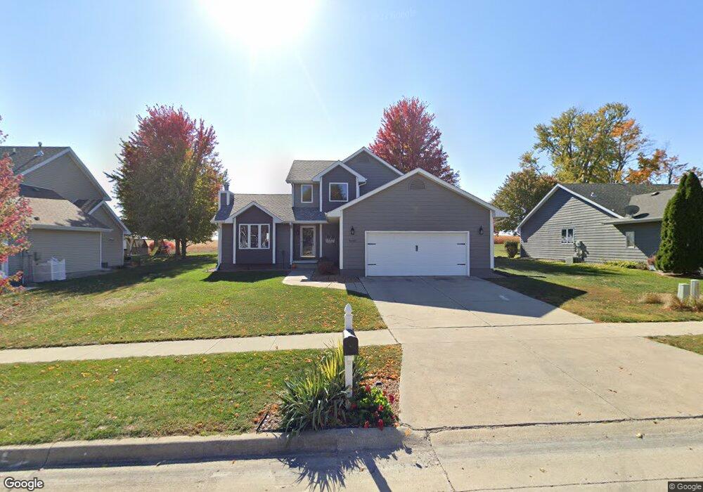 1605 S 12th Ave E, Newton, IA 50208 - photo 1