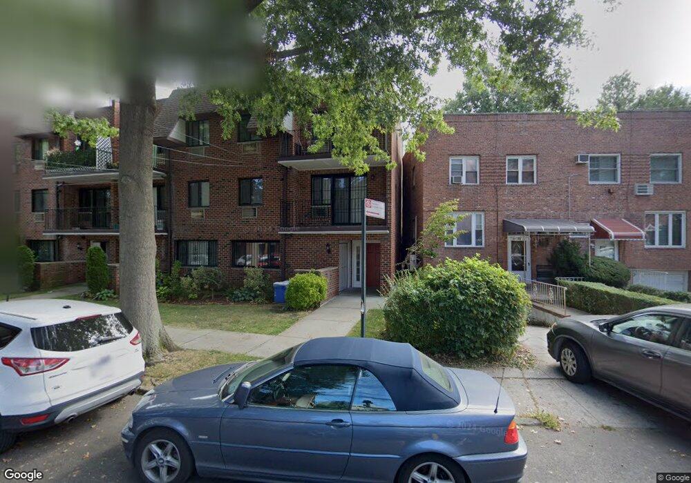 7151 162nd St unit 3, Fresh Meadows, NY 11365 - photo 1