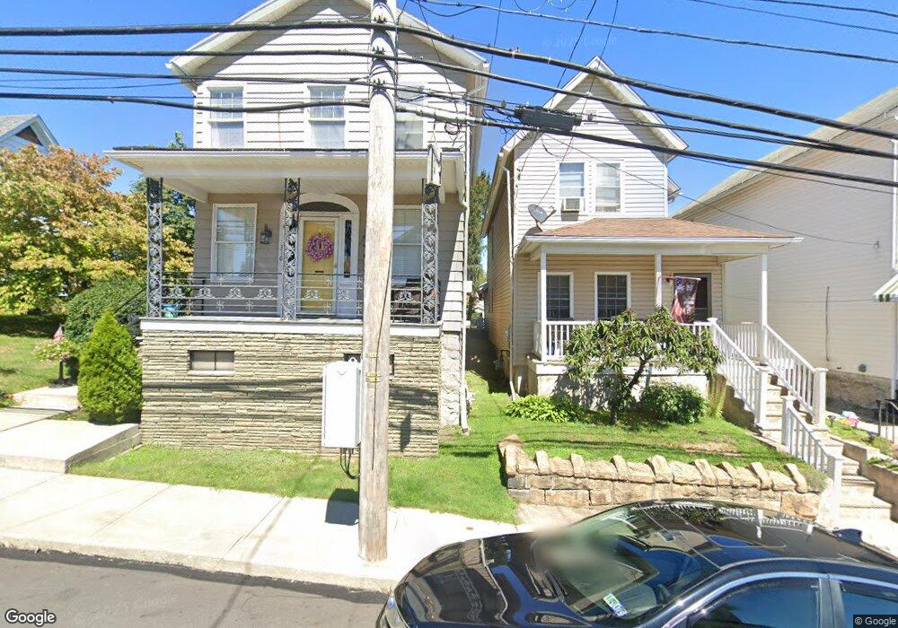 316 W Grove St, Taylor, PA 18517 - photo 1