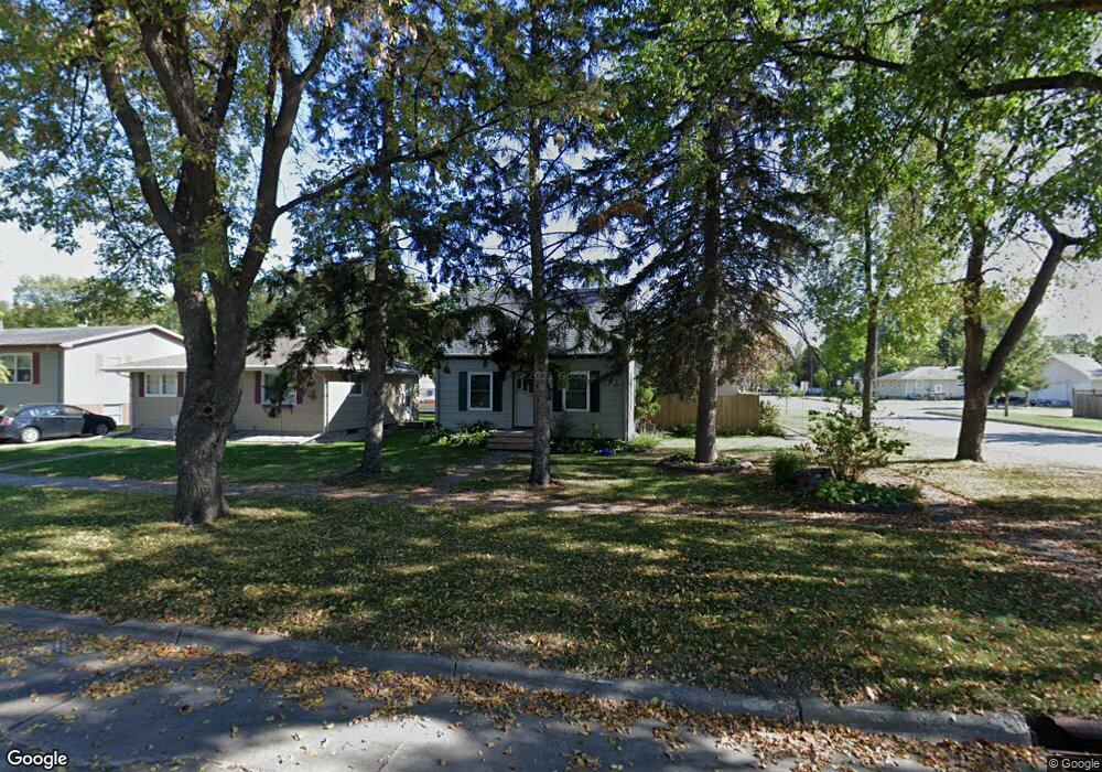 823 S 10th St, Grand Forks, ND 58201 - photo 1