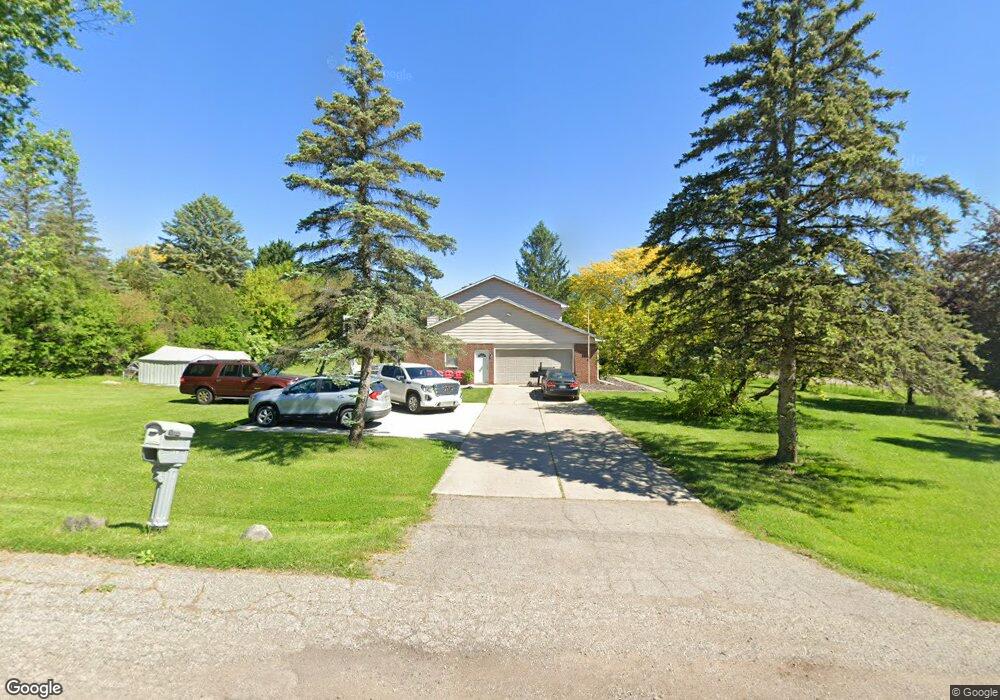 1209 Maplekrest Dr, Flint, MI 48532 - photo 1