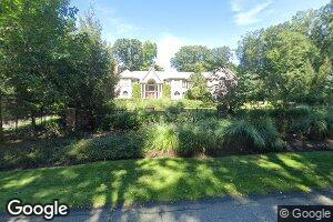 15 Arrowhead Ln, Saddle River, NJ 07458