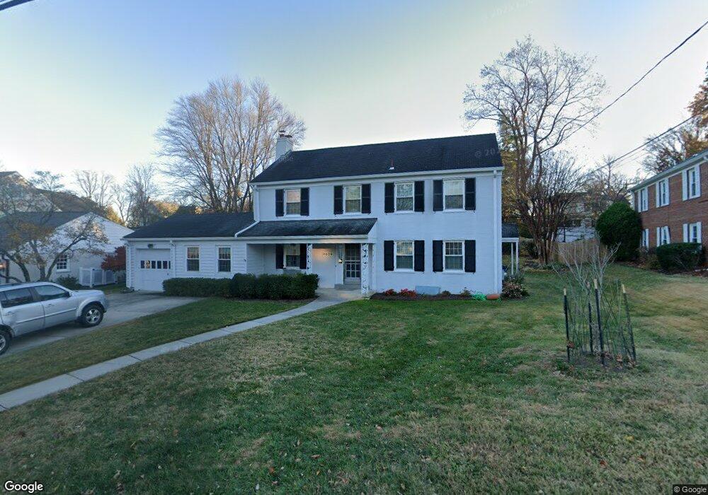 8039 Glendale Rd, Chevy Chase, MD 20815 - photo 1