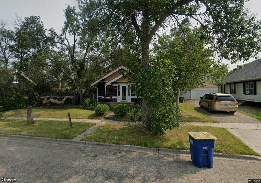215 6th St SW, Jamestown, ND 58401 - photo 1