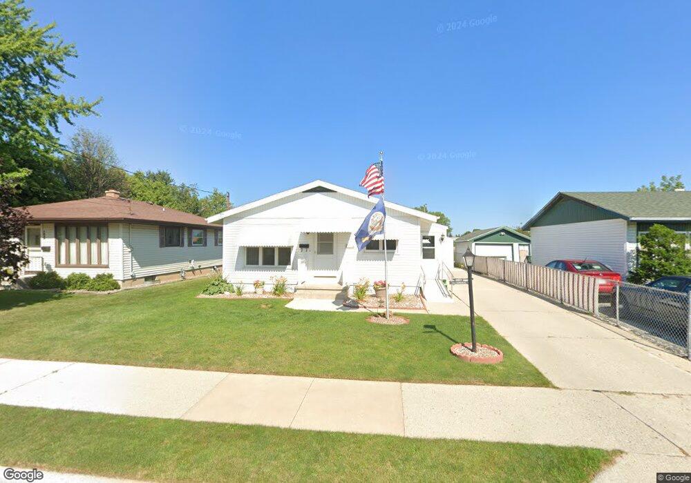 1243 S 31st St, Manitowoc, WI 54220 - photo 1