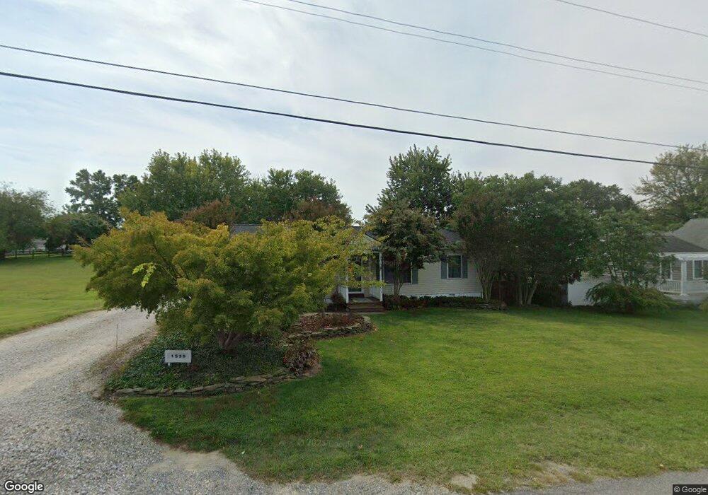 1539 Ridgely Dr, Edgewater, MD 21037 - photo 1