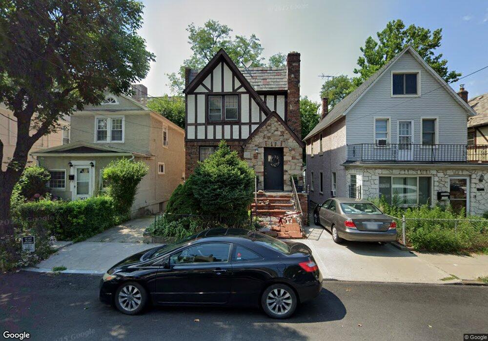 3435 Corlear Ave, Bronx, NY 10463 - photo 1