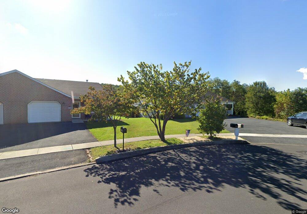 225 Patio Ct, New Bloomfield, PA 17068 - photo 1