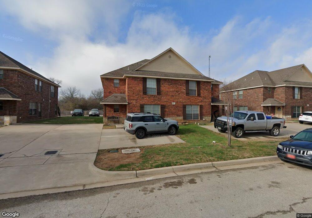 320 Tyler Ct unit 121, Weatherford, TX 76086 - photo 1