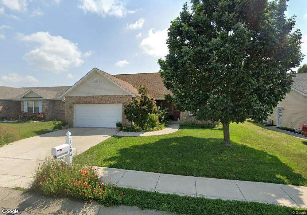 1704 N Wedgewood Ave, Greensburg, IN 47240 - photo 1