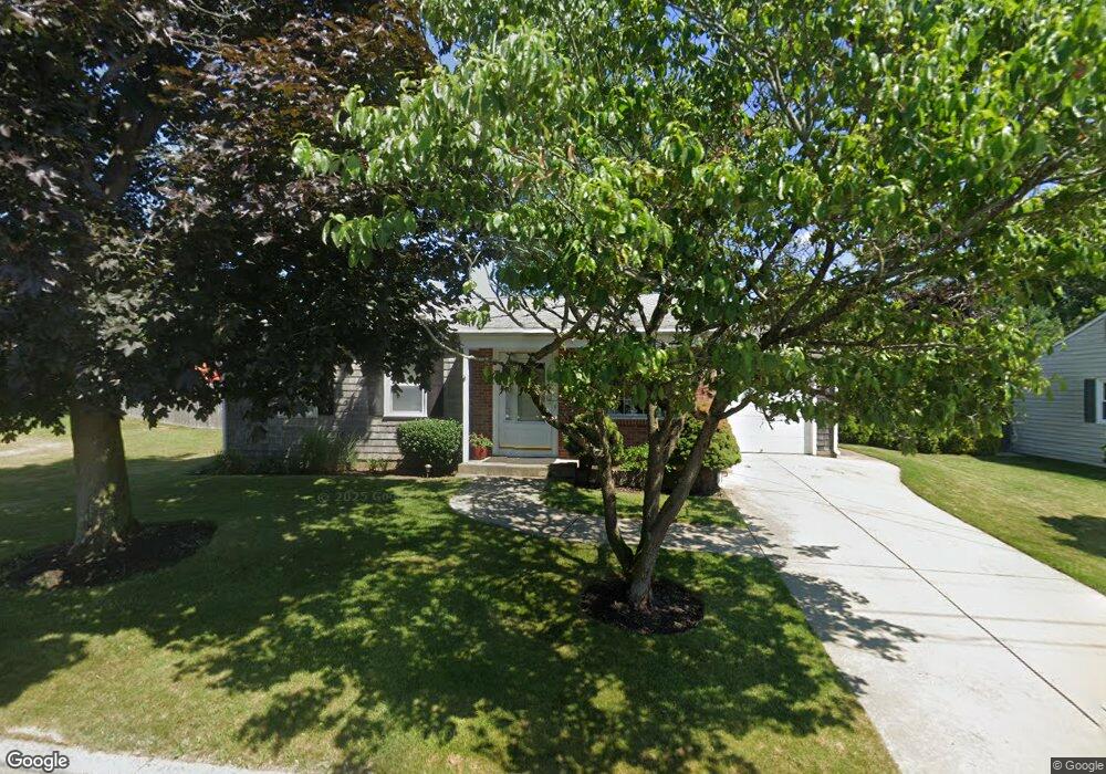 90 Crest Dr, Pawtucket, RI 02861 - photo 1