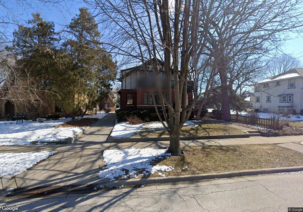 927 Douglas Ave, Elgin, IL 60120 - photo 1