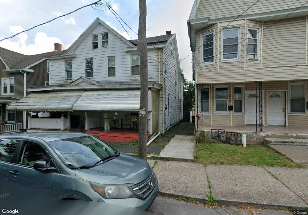 412 W Oak St, Hazleton, PA 18201 - photo 1