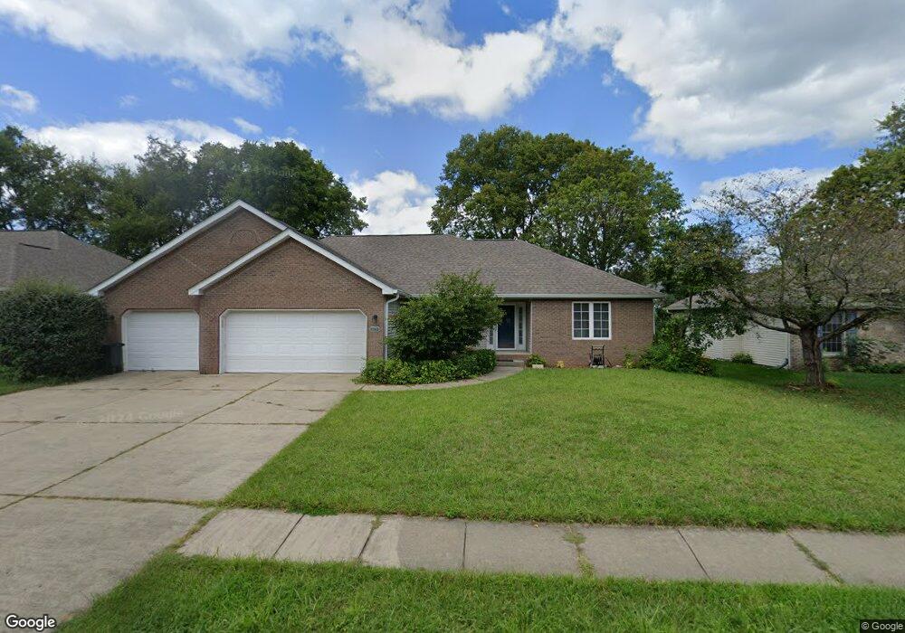 2076 Broadmoor Ln, Columbus, IN 47203 - photo 1