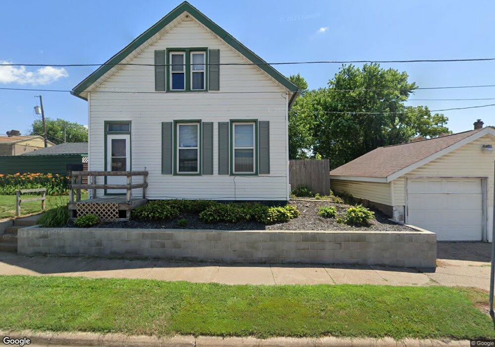 209 N Division St, Davenport, IA 52802 - photo 1