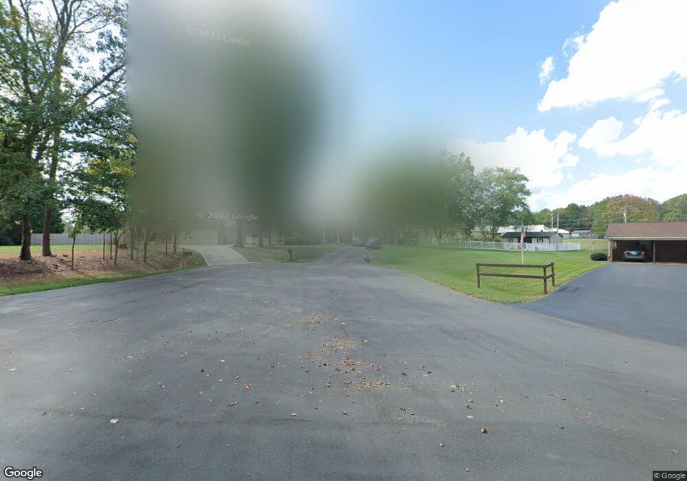 114 W Meadowview Dr, Statesville, NC 28625 - photo 1