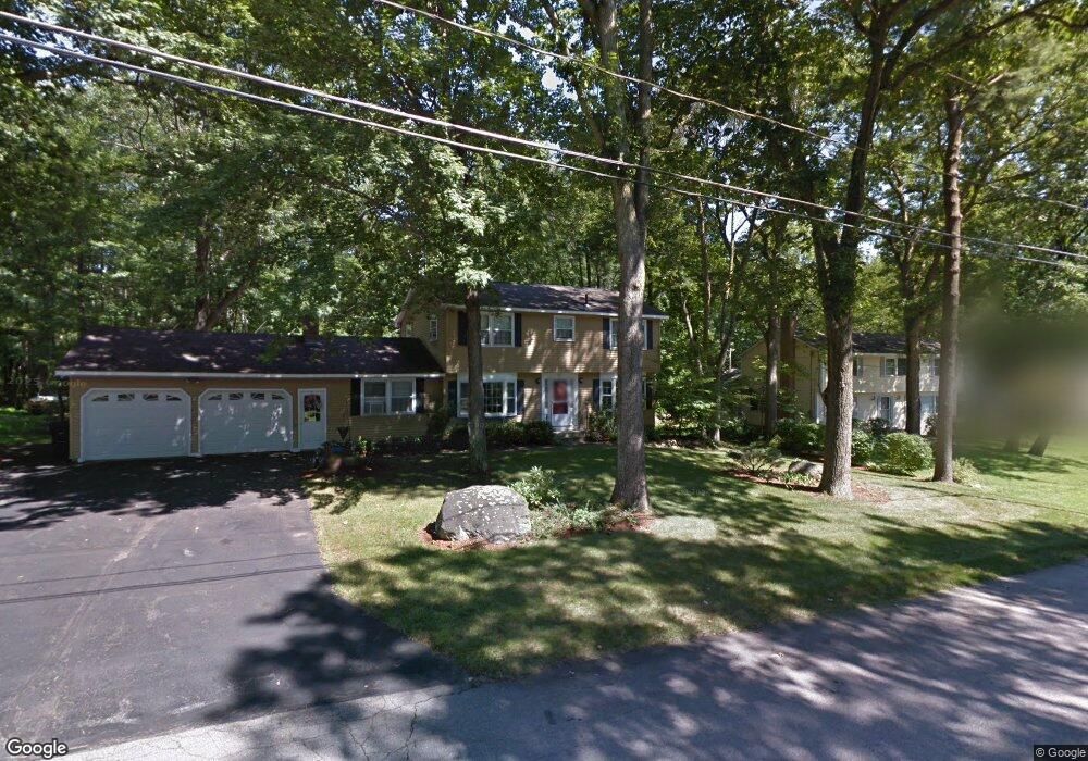 4 Chaucer Rd, Nashua, NH 03062 - photo 1