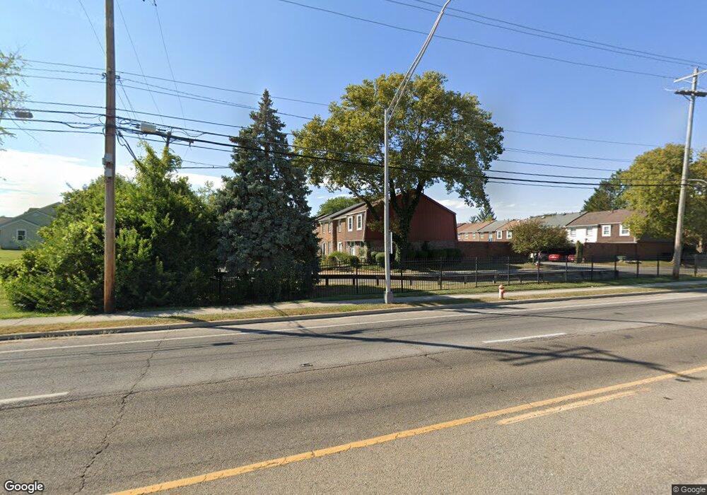 667 Simbury St, Columbus, OH 43228 - photo 1