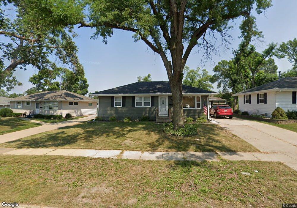 419 26th St NW, Cedar Rapids, IA 52405 - photo 1
