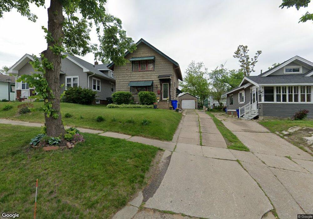 831 18th St SE, Cedar Rapids, IA 52403 - photo 1