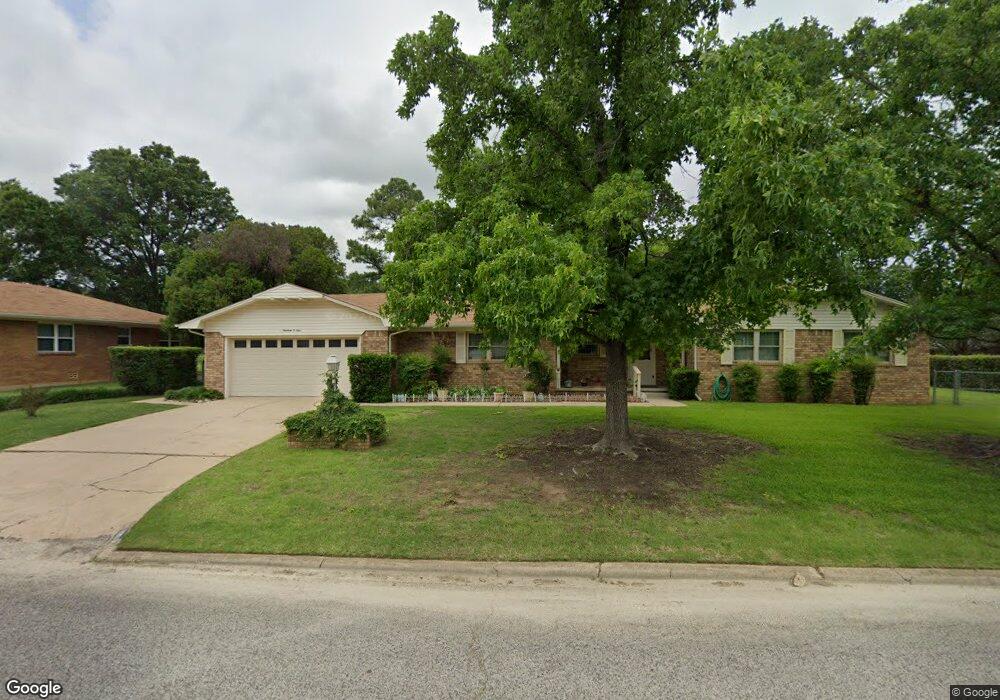 1901 Harmony Dr, Ardmore, OK 73401 - photo 1