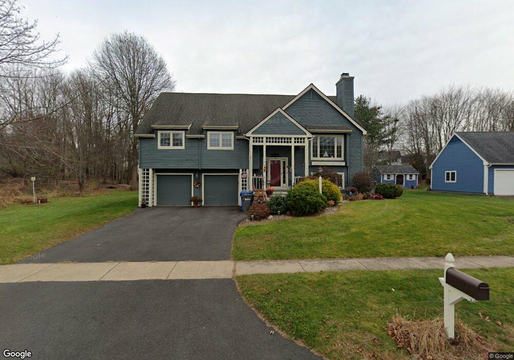 104 Meadowbrook Dr, Manchester, CT 06042 - photo 1