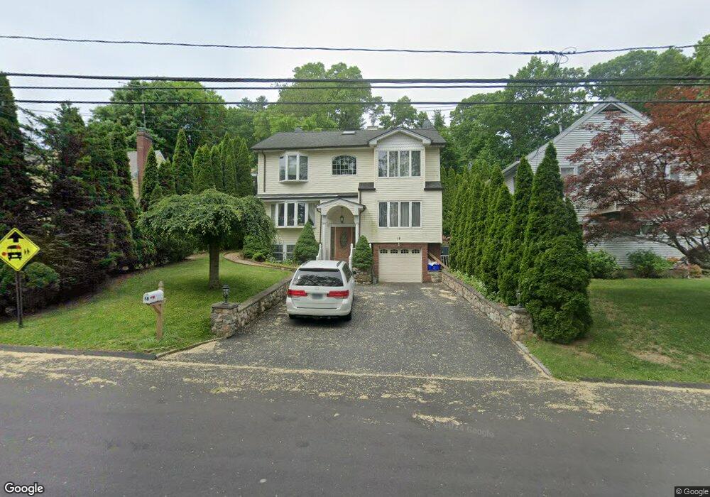 18 Caroline Place, Greenwich, CT 06831 - photo 1