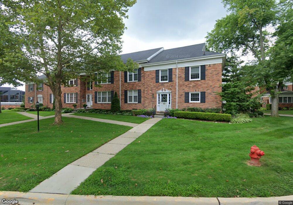 1000 Trailwood Path, Bloomfield Hills, MI 48301 - photo 1