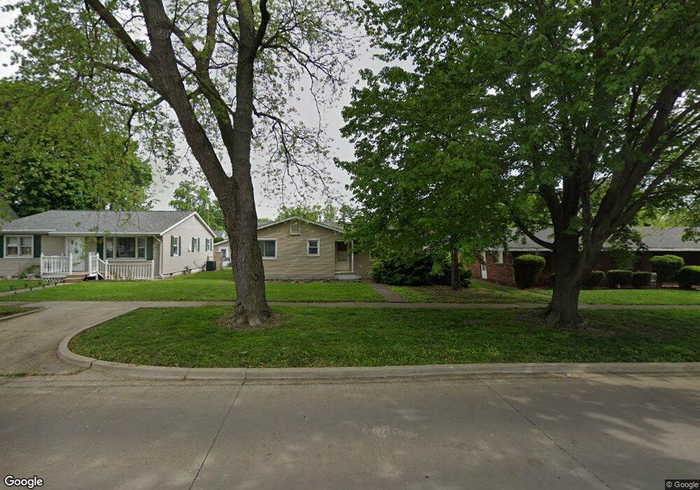 608 Marshall Ave, Mattoon, IL 61938 - photo 1