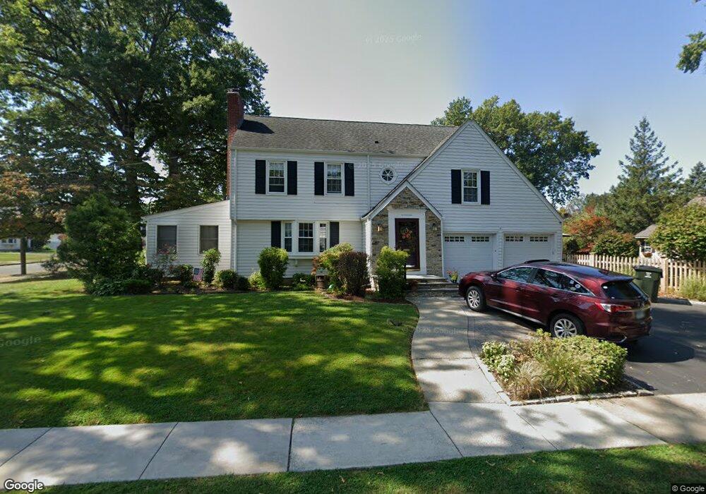 18 Linnard Rd, West Hartford, CT 06107 - photo 1