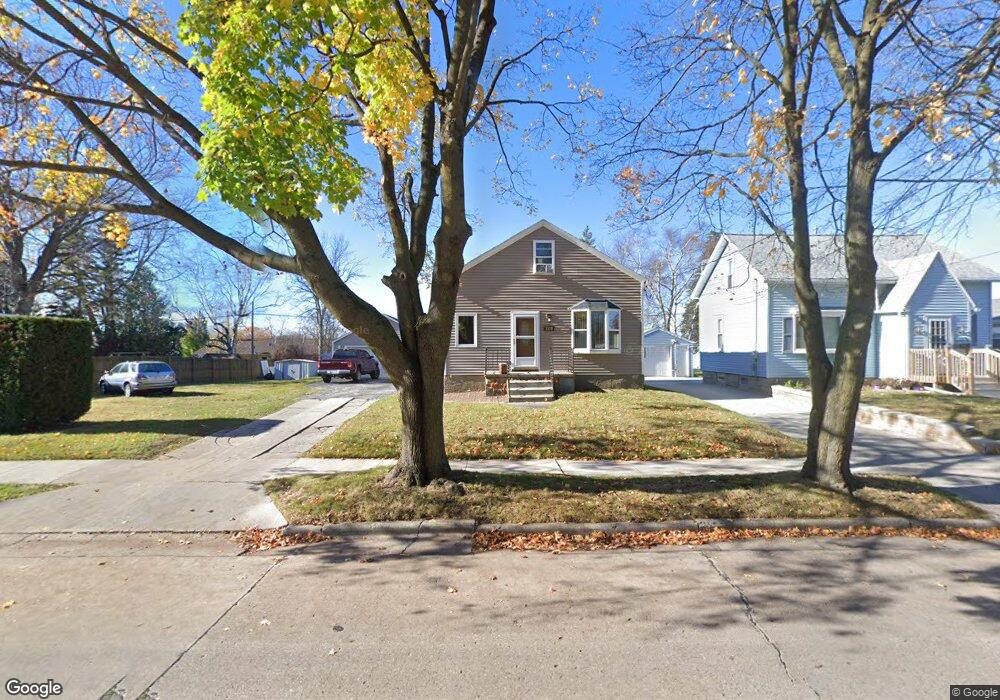 1512 N 23rd St, Manitowoc, WI 54220 - photo 1