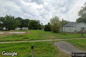 810 S Walnut St, Sesser, IL 62884
