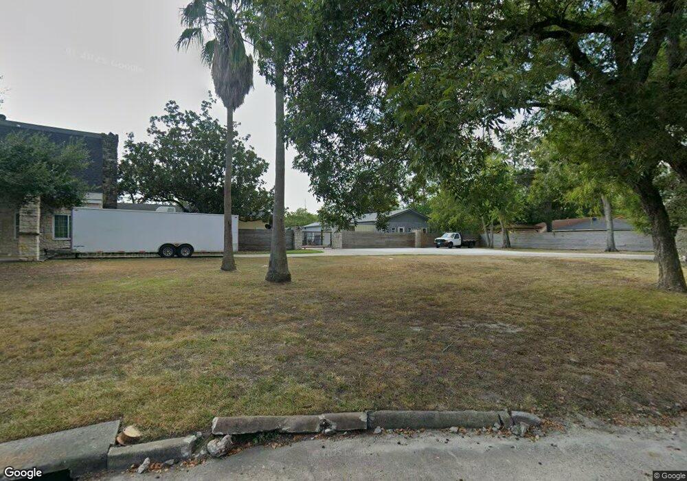 7200 Ridge Oak Dr, Houston, TX 77088 - photo 1