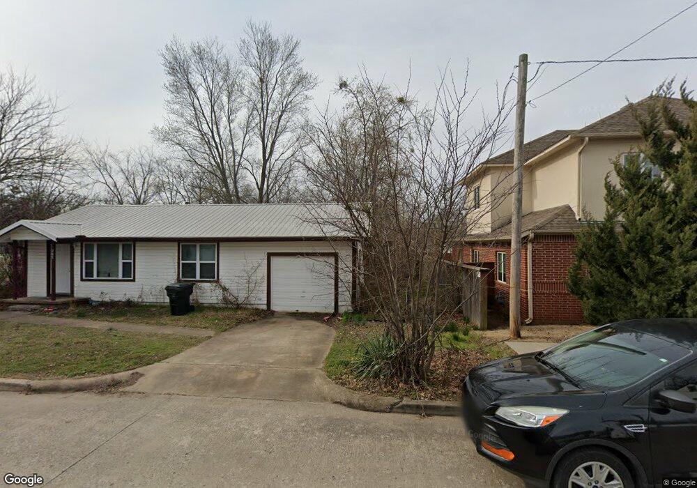 227 W Claremore St, Claremore, OK 74017 - photo 1