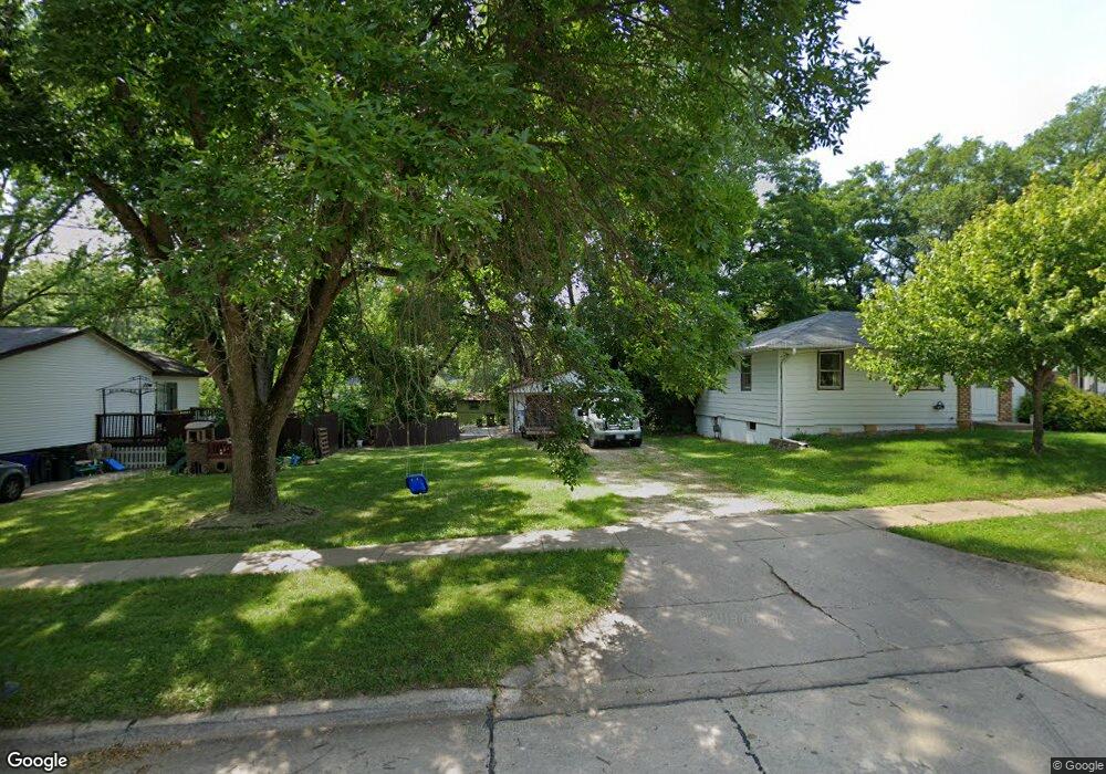 1321 39th St SE, Cedar Rapids, IA 52403 - photo 1