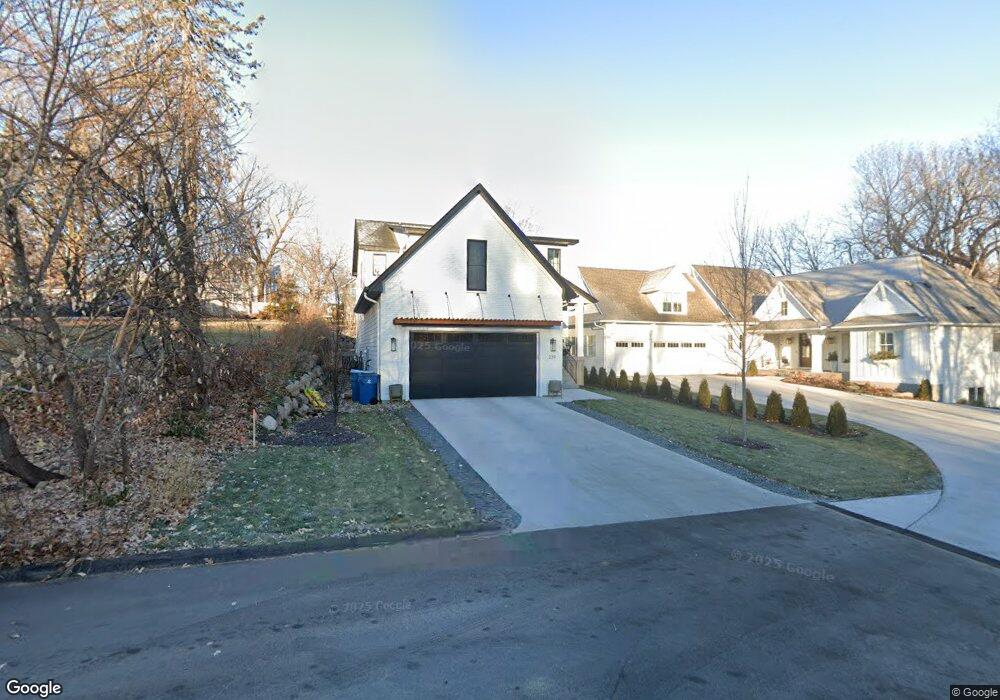 239 Chicago Ave N, Wayzata, MN 55391 - photo 1