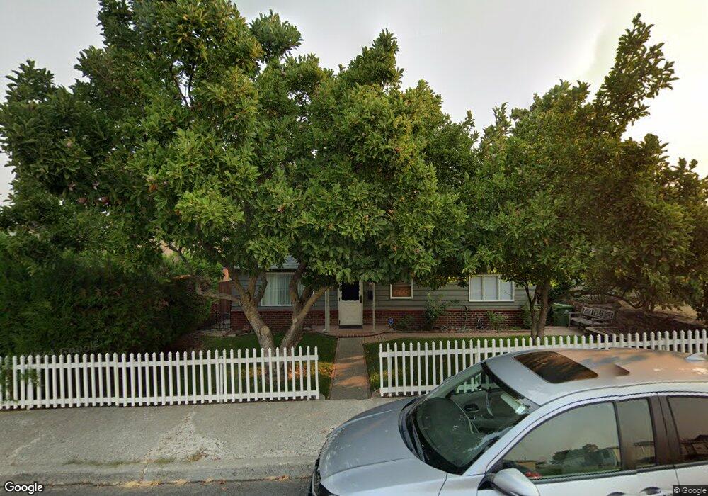 811 W 11th St, the Dalles, OR 97058 - photo 1