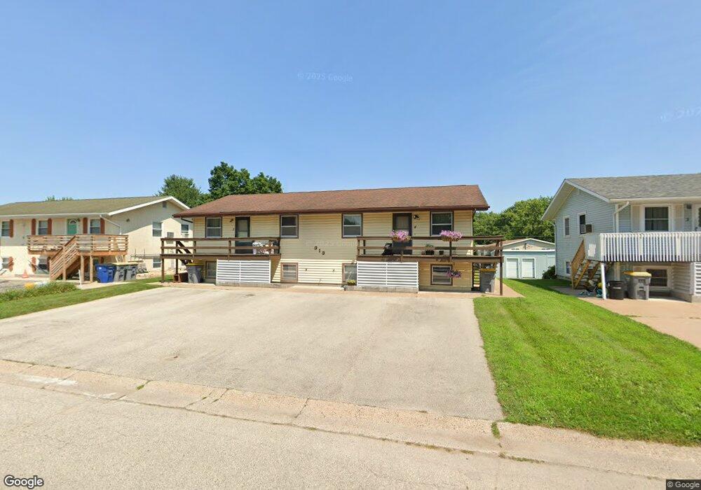 913 Redwood St W, La Crescent, MN 55947 - photo 1