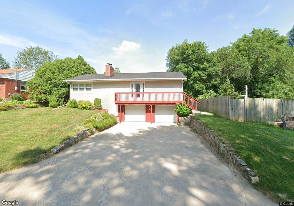 1010 Norwood Dr SE, Cedar Rapids, IA 52403 - photo 1