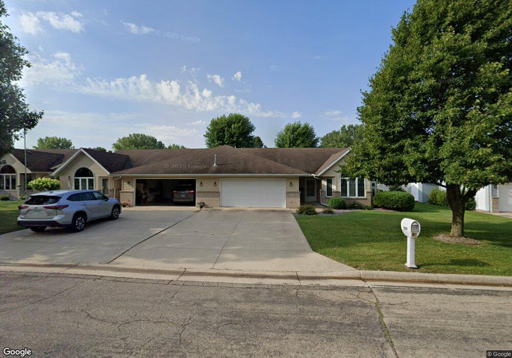 1008 Wood Park Ln, Albert Lea, MN 56007 - photo 1