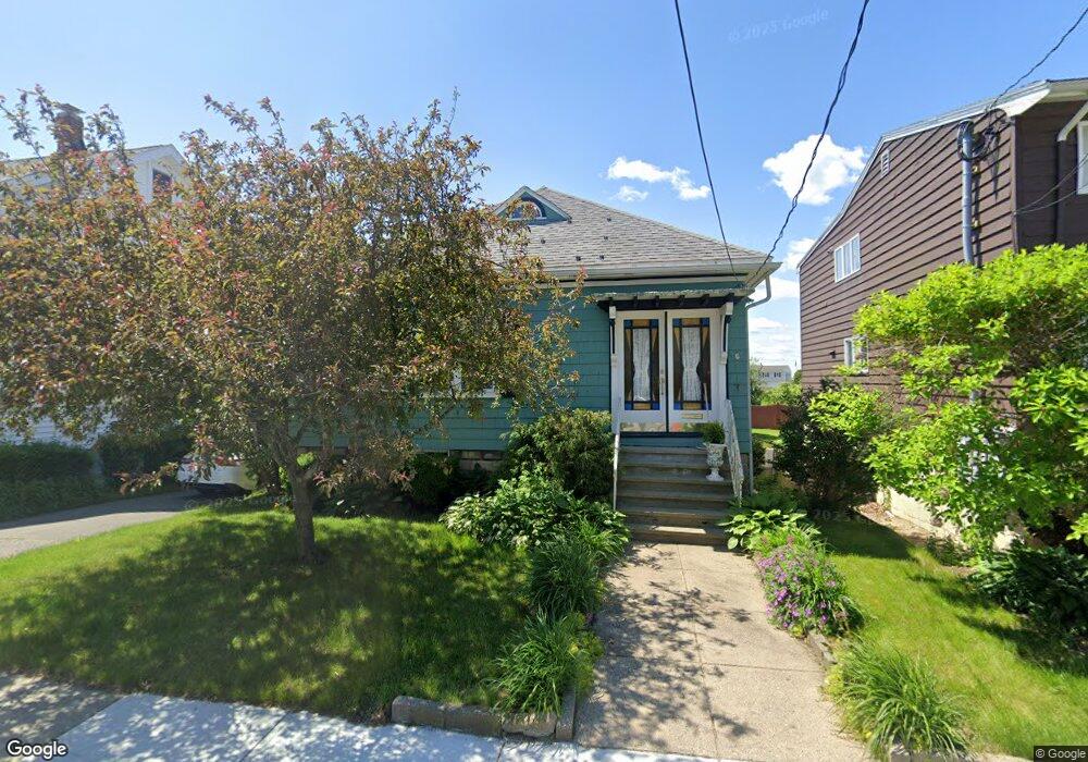 39 Seaview Ave, Winthrop, MA 02152 - photo 1