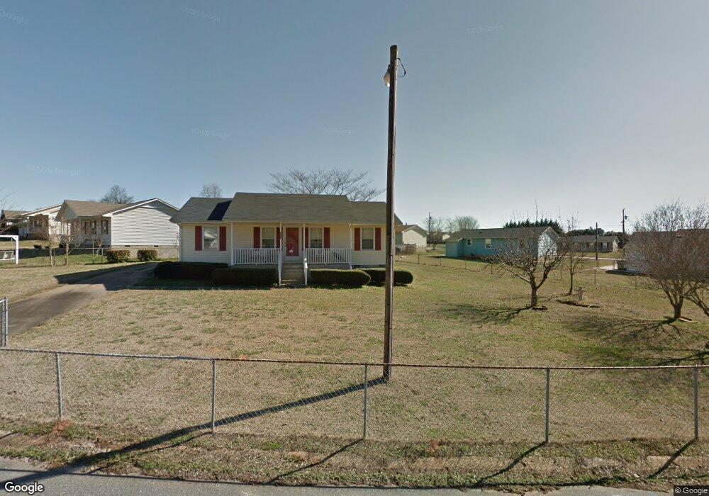 341 Crest Dr, Inman, SC 29349 - photo 1