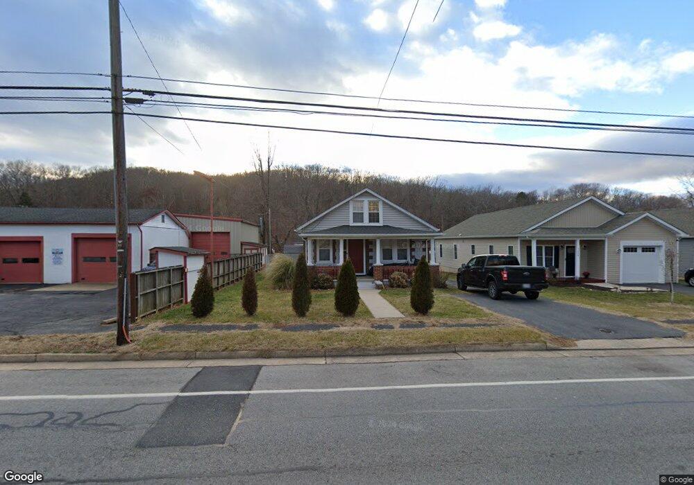 1454 E Main St, Waynesboro, VA 22980 - photo 1